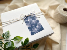 Load image into Gallery viewer, Navy Ginkgo Gift Tag Set
