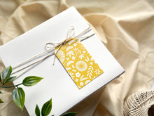 Load image into Gallery viewer, Yellow Florals Gift Tag Set
