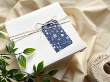 Load image into Gallery viewer, Winter Florals Gift Tag Set
